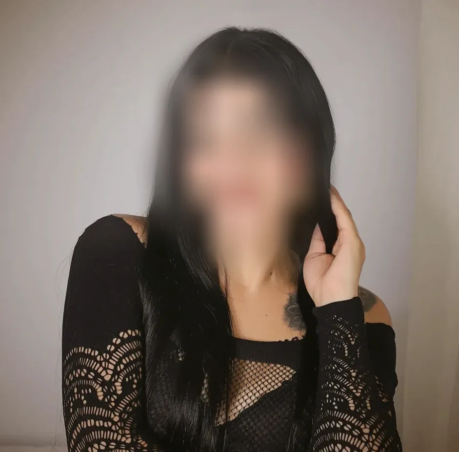 Ayesha, 23