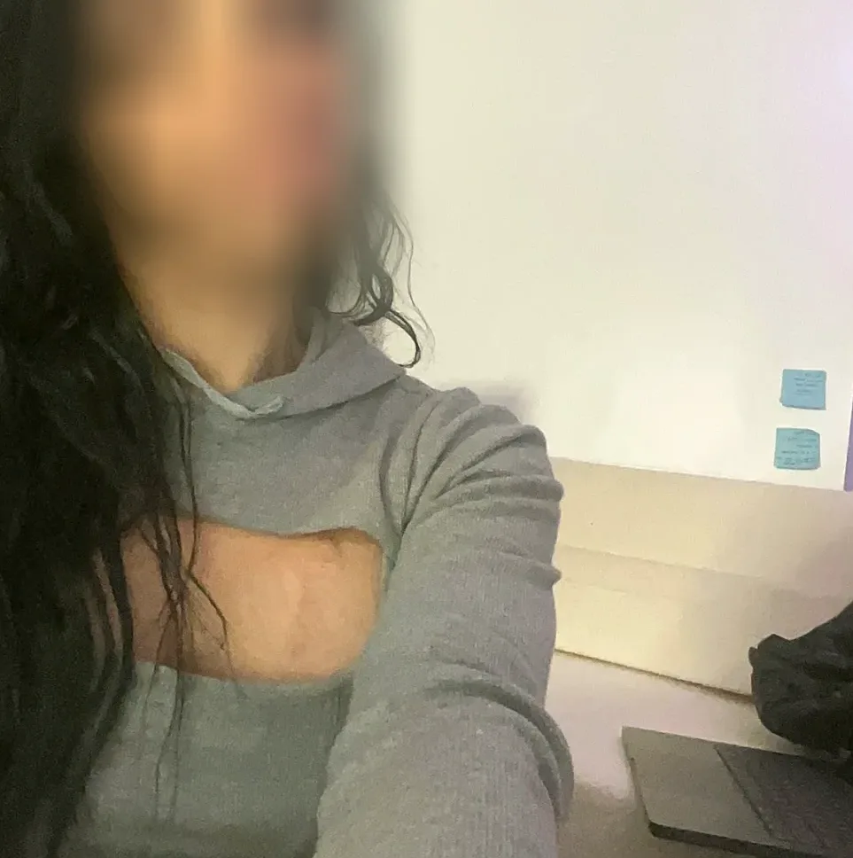 Isabelle, 20